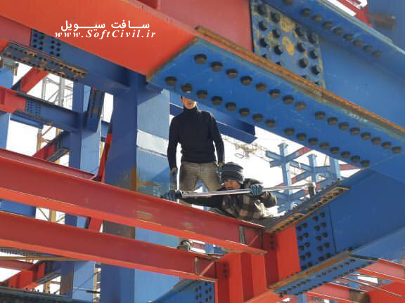 تصاویری از اجرای ساختمان های فولادی با اتصالات پیچی
